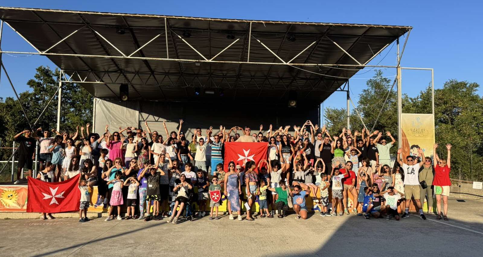 Summer activities of the Order at youth camps at the Black sea coast and in the Netherlands
